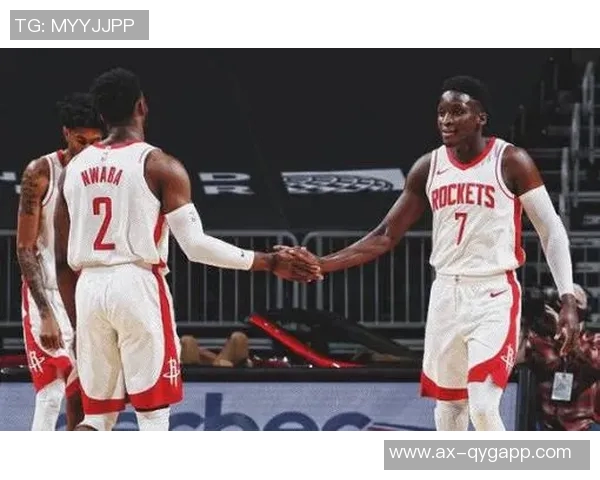 小卡全力以赴41分钟贡献24分9板4助攻并创全队抢断纪录